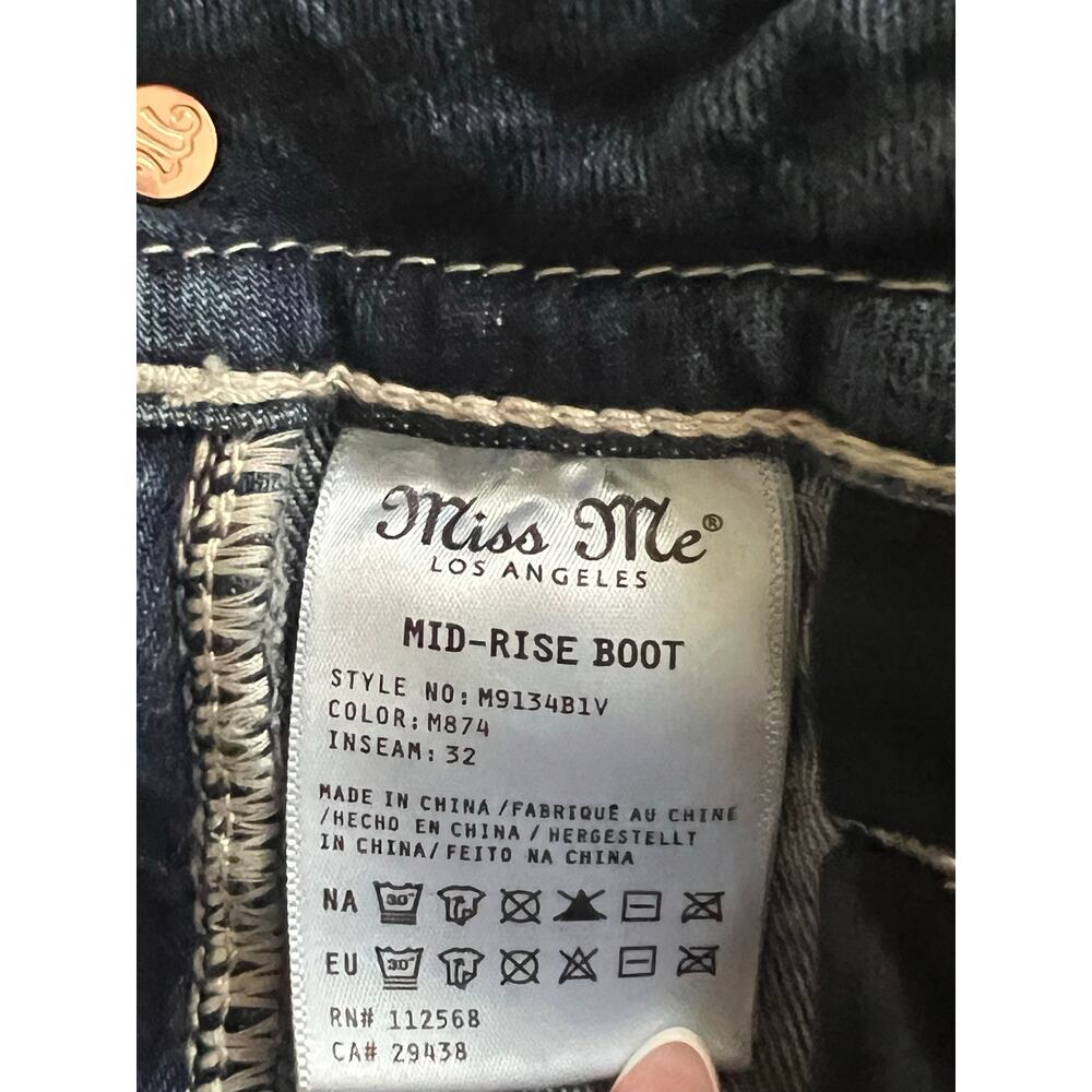 $134 NWT Miss Me Mid Rise Boot Cut Jeans Feather Star Dreamcatcher Sequins Sz 27 - Picture 6 of 7